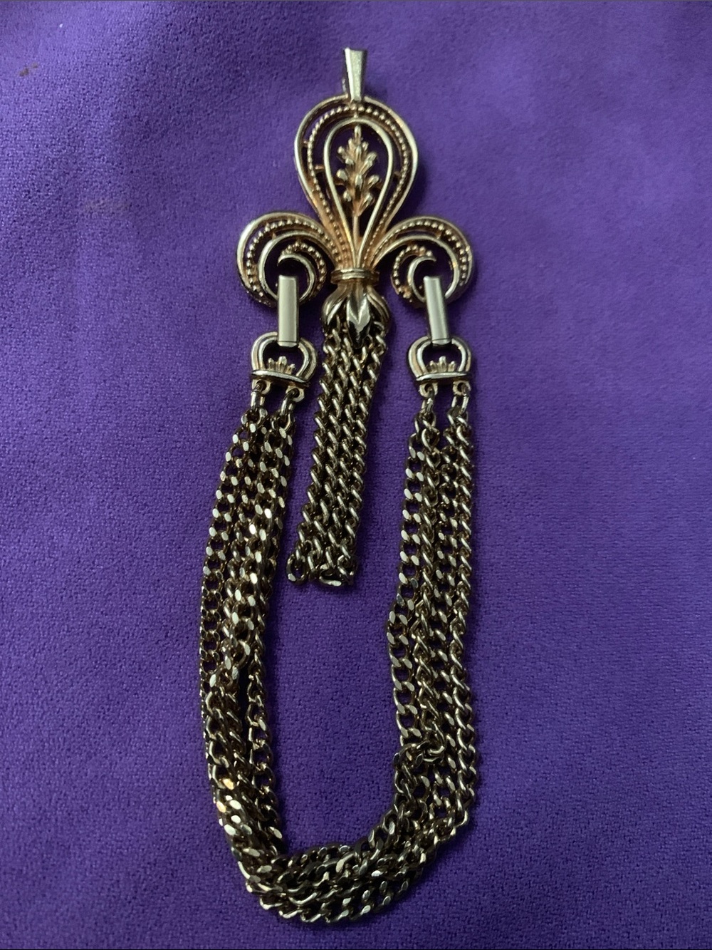 Vintage Sarah Coventry Gold Fleur-de-Lis Tassel Multi-Chain pendant